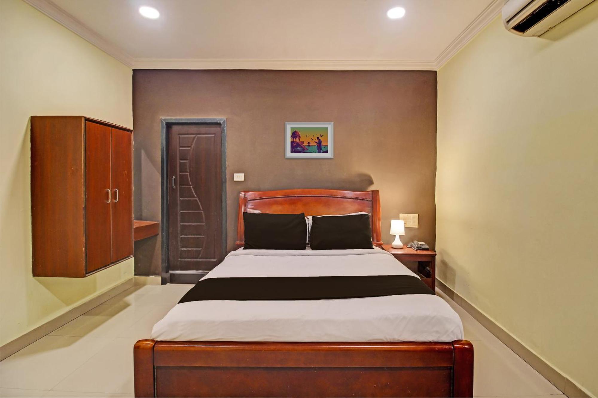 Hotel O Ruma Near Nampally Railway Station Hyderabad Exterior foto